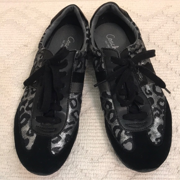 Coach - Picture 2 of 4